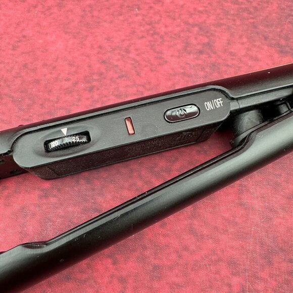 INFINITYPRO by CONAIR ROSE GOLD CERAMIC FLAT IRON, MODEL"CS810RGT" 1" WIDE PLATE - Picture 9 of 10